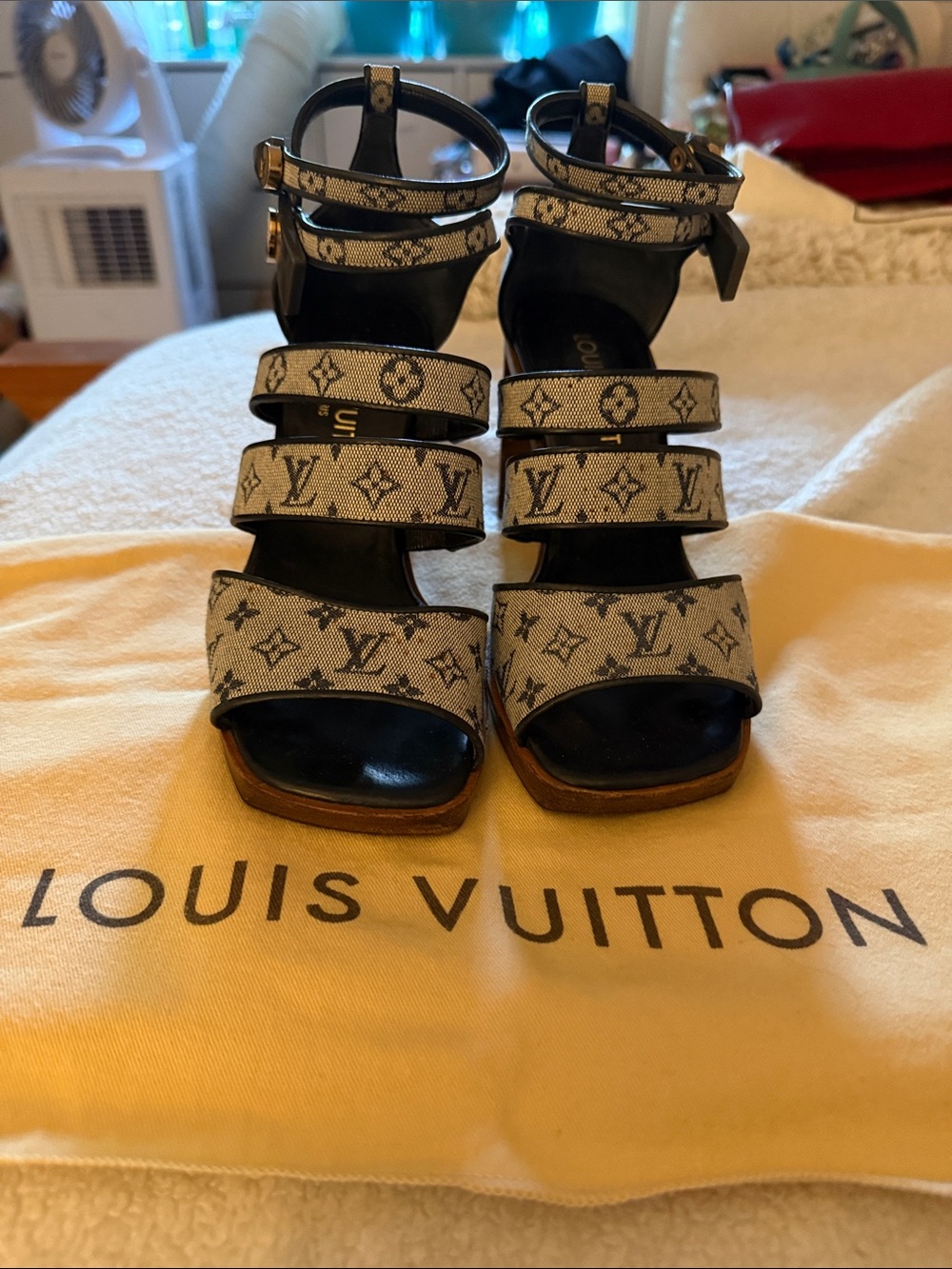 Louis Vuitton Monogram Block Heel Sandals Navy Denim Mini Lin size 5 (35) - Picture 8 of 12